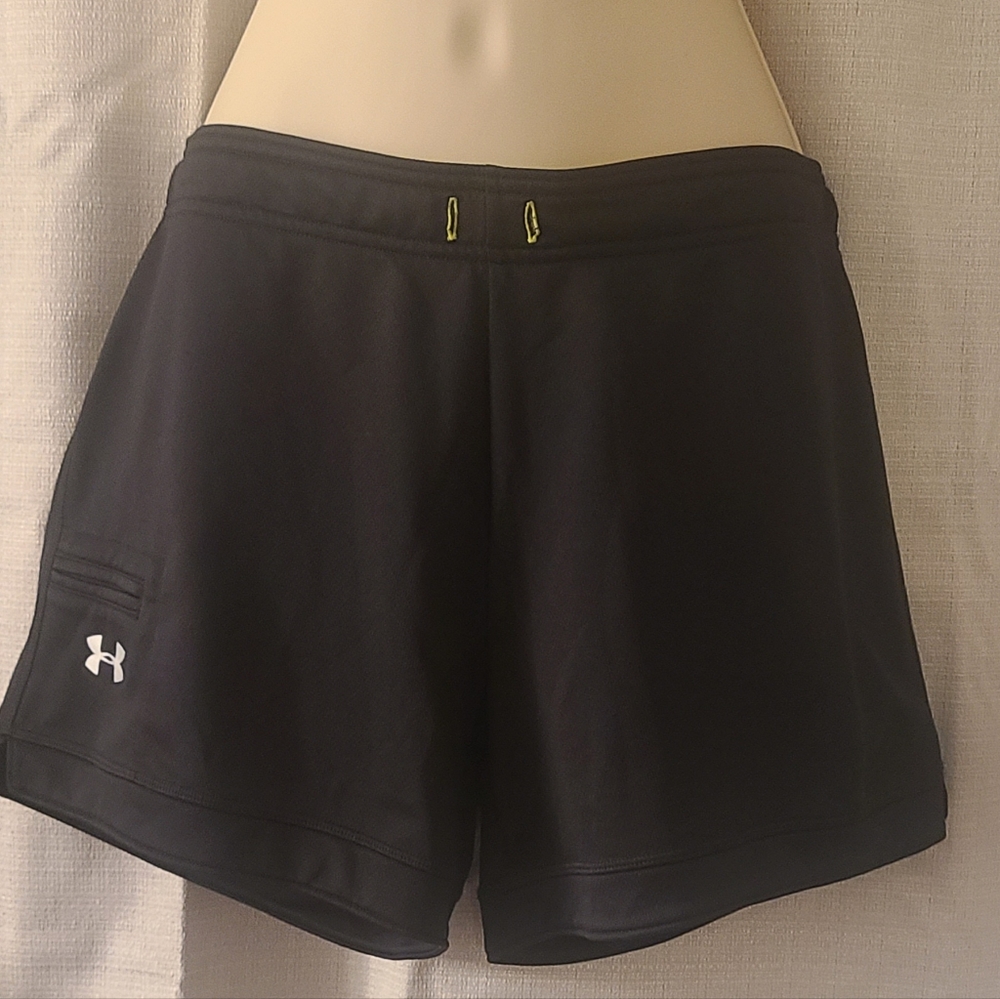 UNDER ARMOUR WORKOUT SHORTS MEDIUM